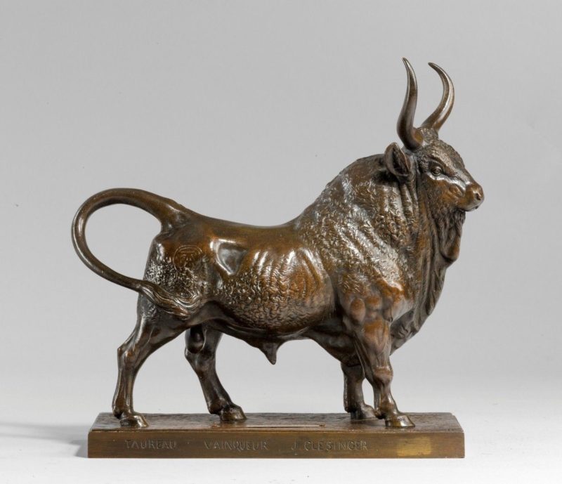 bull sculpture