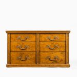 A fine George IV burr oak chest of drawers in the manner of Morel Seddon