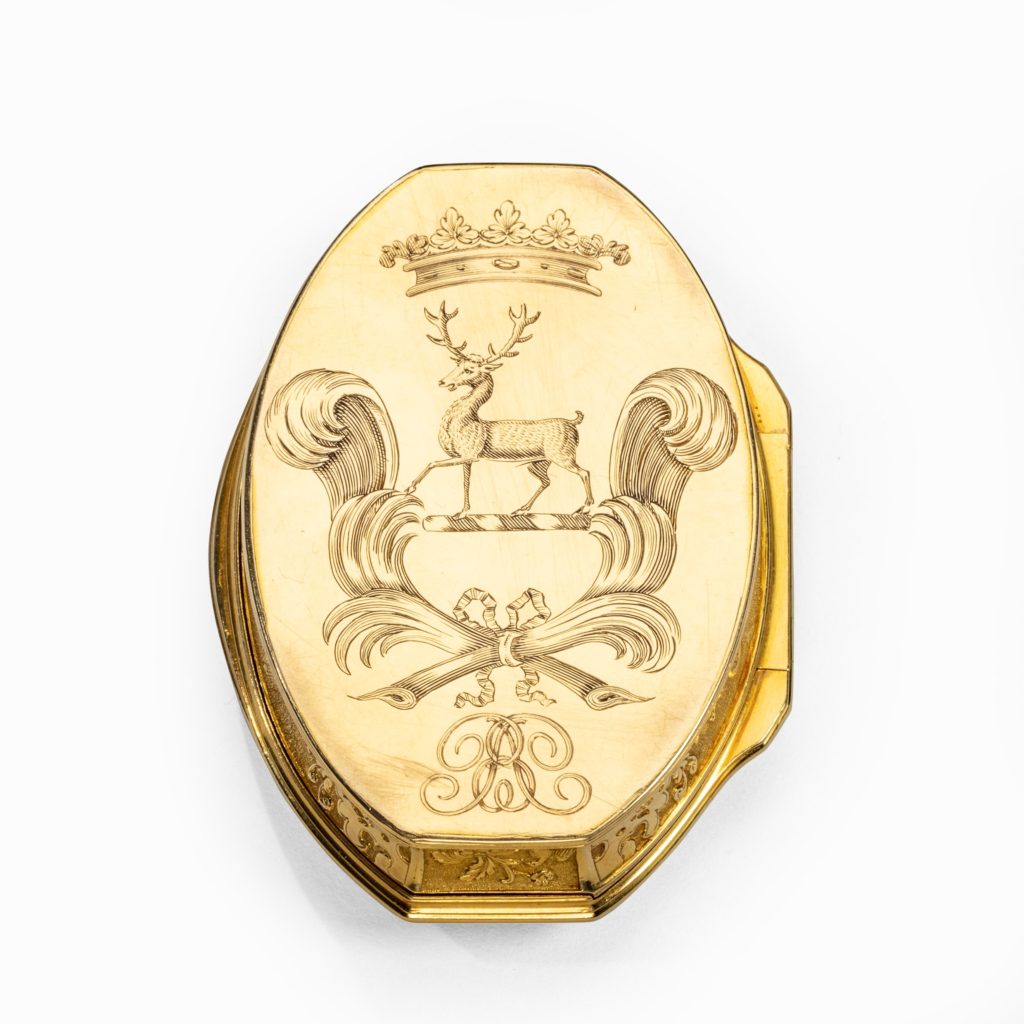 02951 - A gold and agate snuff box belonging to Anne, first Duchess of Buccleuch back