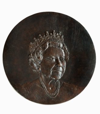 Vivien Mallock: Queen Elizabeth II’s Diamond Jubilee portrait roundel, 2012