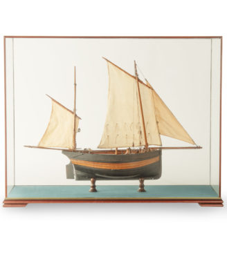 A gaff-rigged Hastings lugger circa 1880